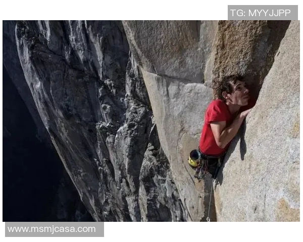杭州攀岩队在极限运动嘉年华中的精彩技术表现与赛事点评分析