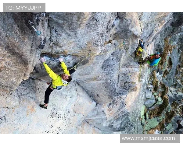 西安攀岩队在极限运动会中的团队协作表现精彩点评与分析 西安攀岩队在极限运动会中的团队协作表现精彩点评与分析